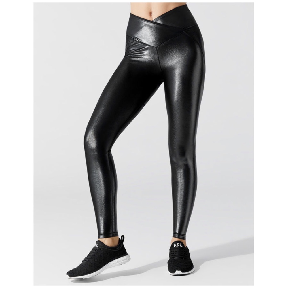 Carbon38 Cross Over Shiny High Waisted Leggings